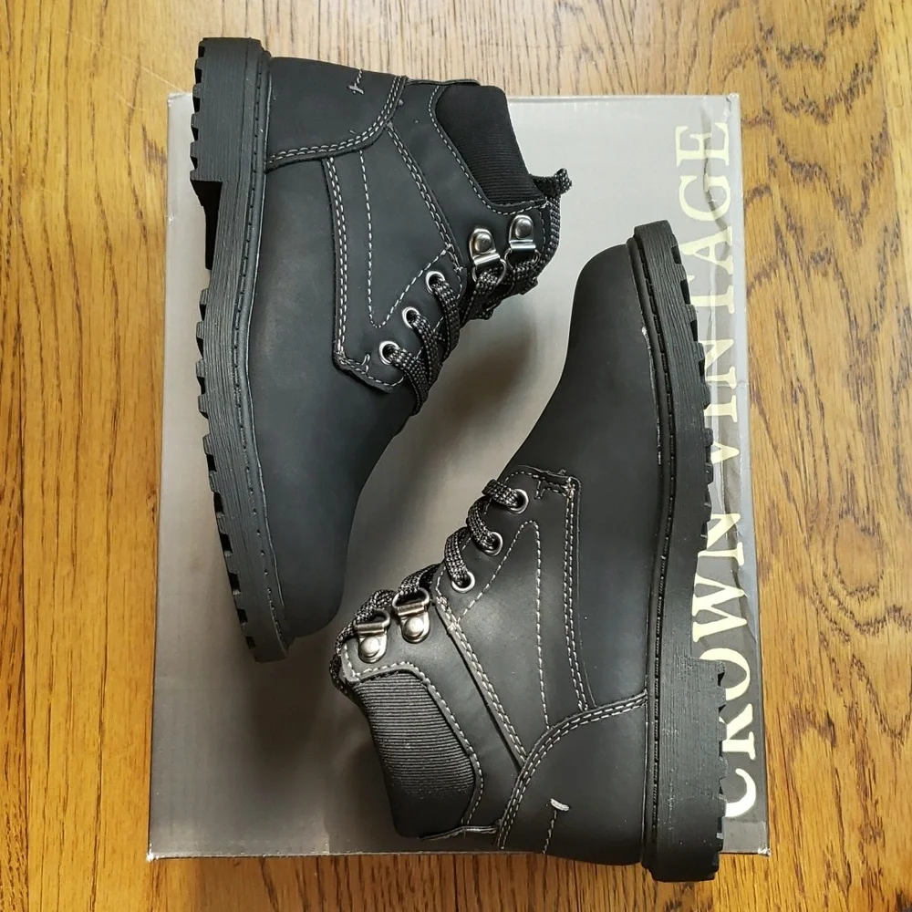 NIB Leon Boot Black Crown Vintage Size 13 Youth